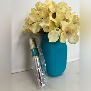 Vibely Mascara. Brand New!